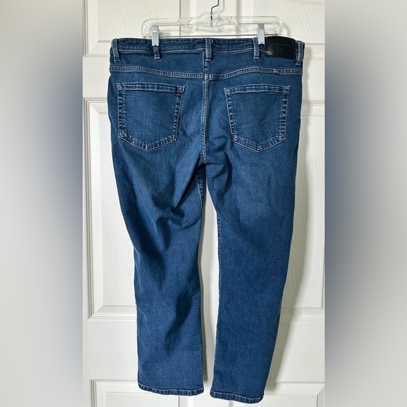 English Laundry Men's Blue Jeans Harrow Straight Fit (38x29) - Picture 3 of 11